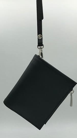 pembersih dompet kulit